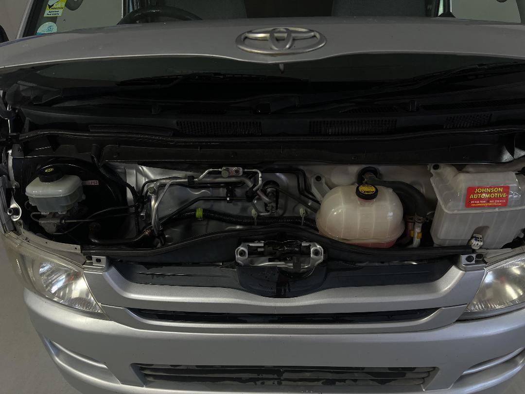 Photo '13' of Toyota Hiace