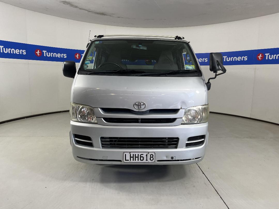 Photo '2' of Toyota Hiace