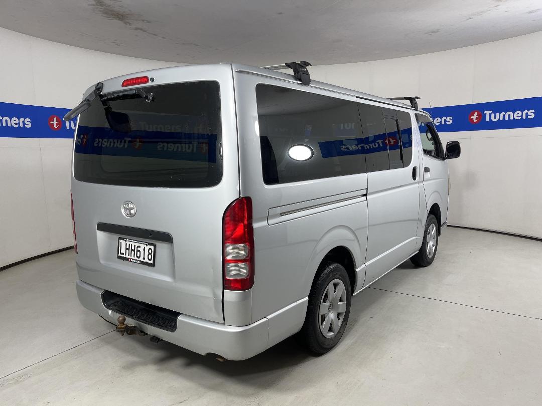 Photo '7' of Toyota Hiace