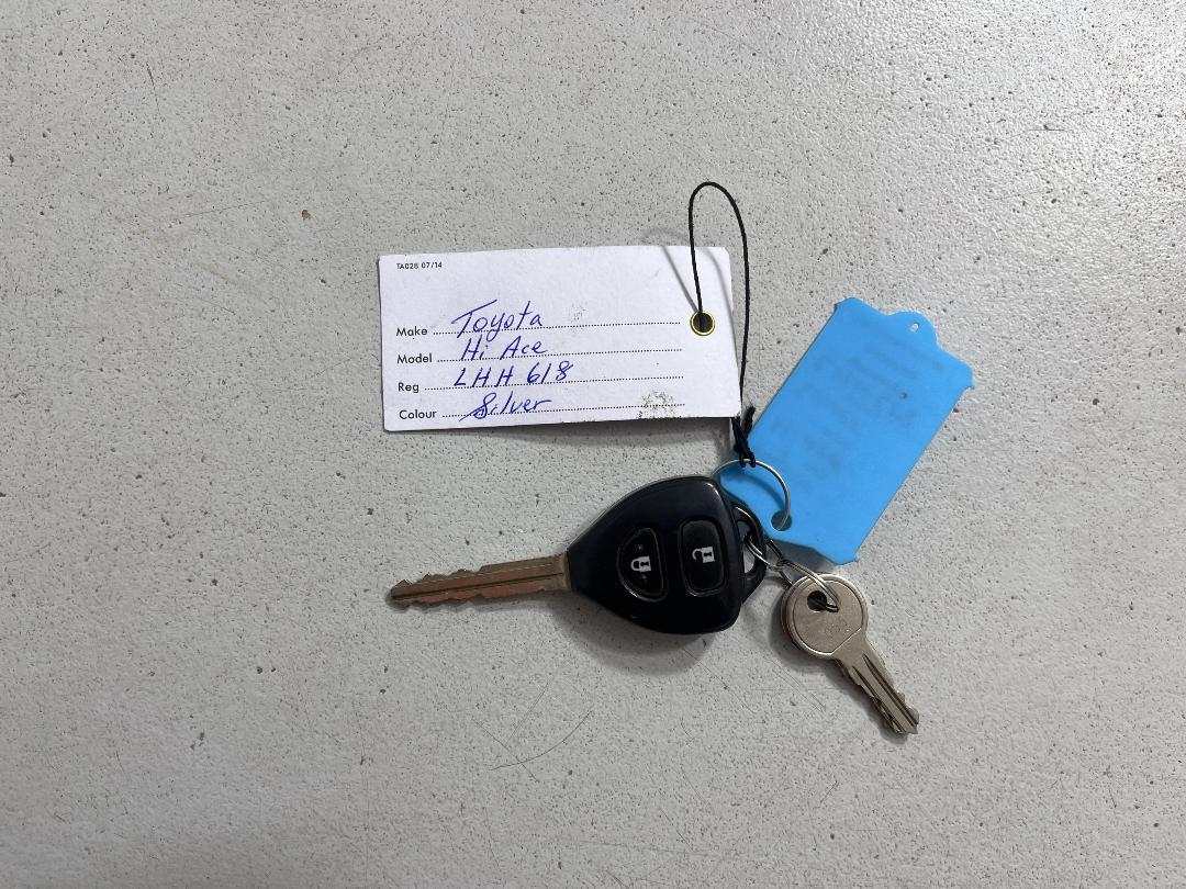 Photo '22' of Toyota Hiace