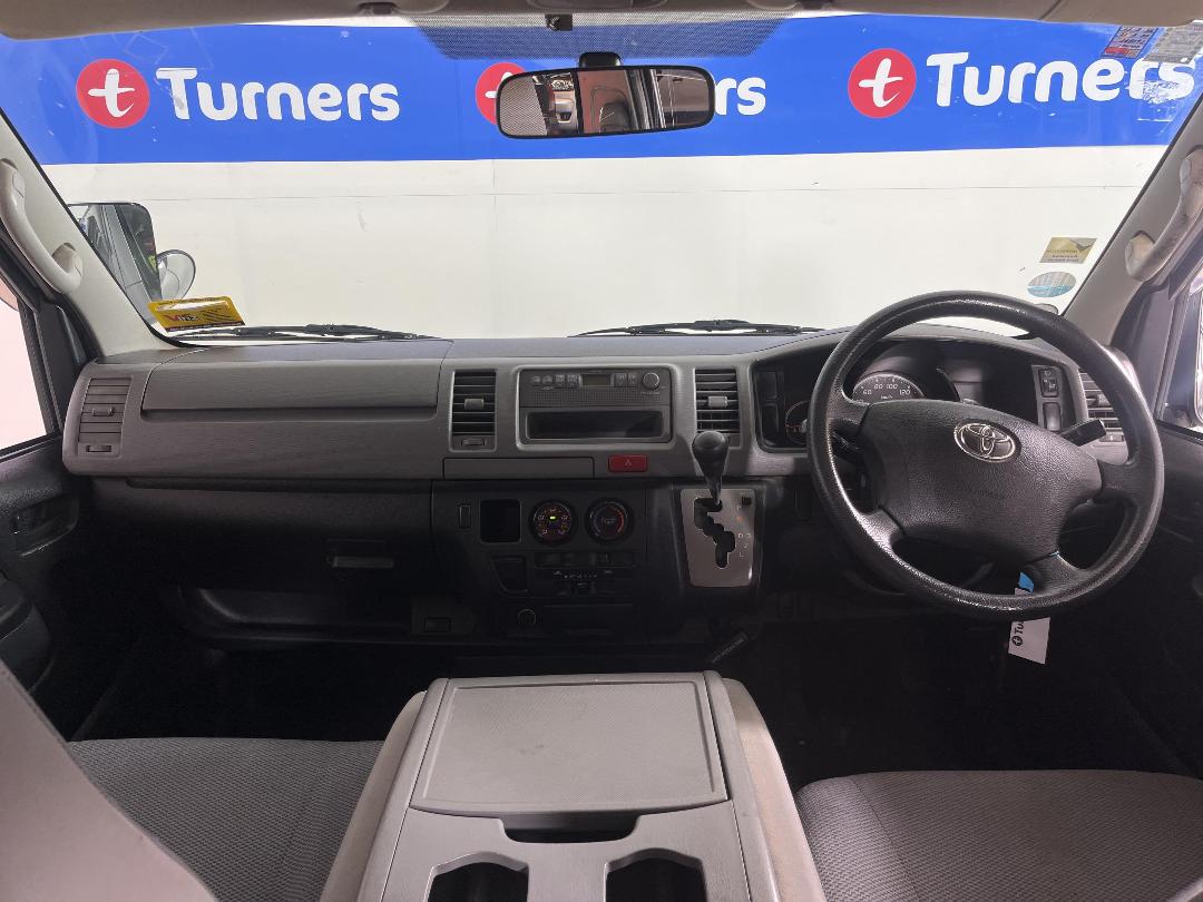 Photo '17' of Toyota Hiace