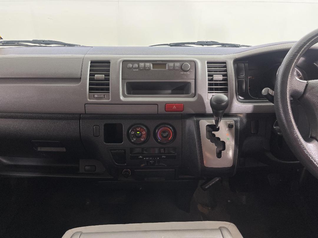 Photo '18' of Toyota Hiace