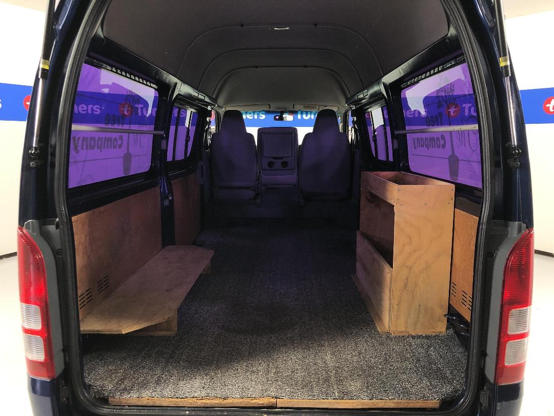 Photo '14' of Toyota Hiace