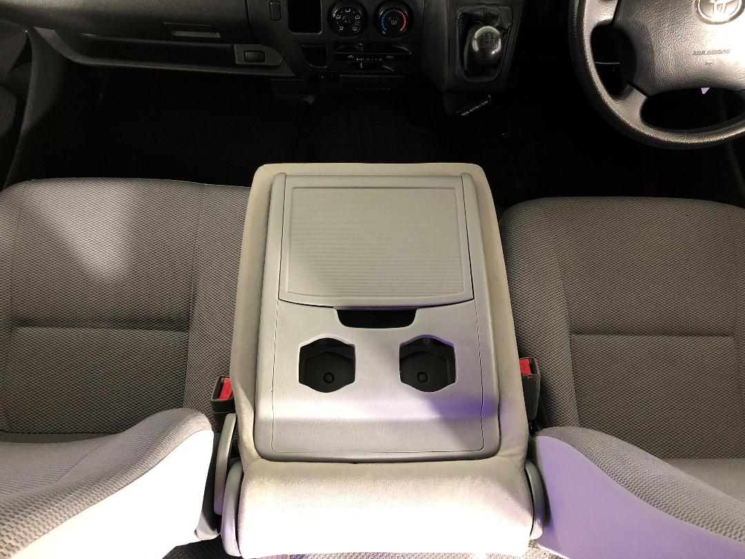 Photo '18' of Toyota Hiace