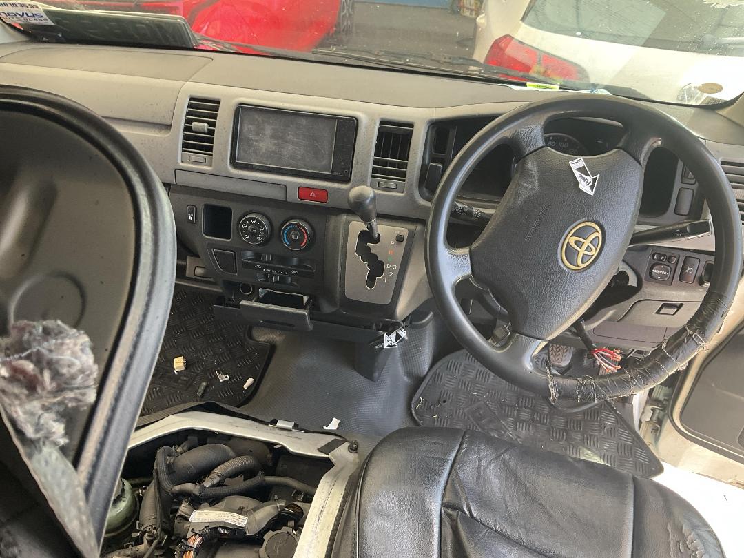 Photo '27' of Toyota Hiace Photo '27' of Toyota Hiace