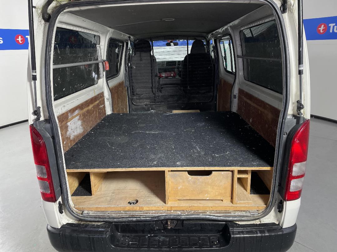 Photo '14' of Toyota Hiace Photo '14' of Toyota Hiace