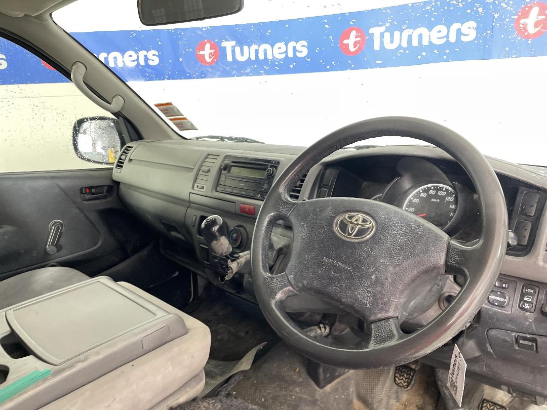 Photo '17' of Toyota Hiace Photo '17' of Toyota Hiace