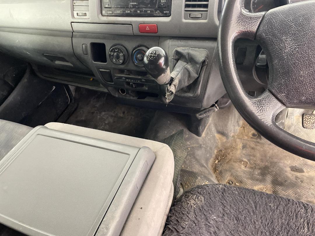 Photo '18' of Toyota Hiace Photo '18' of Toyota Hiace