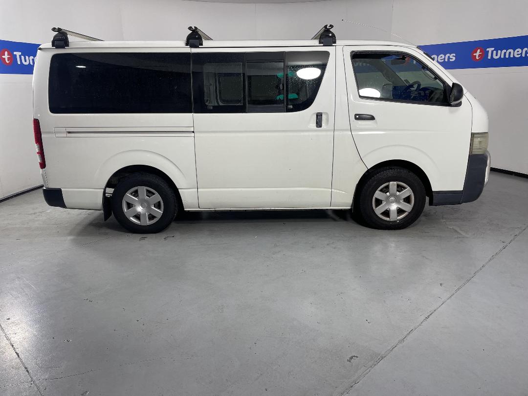 Photo '21' of Toyota Hiace Photo '21' of Toyota Hiace