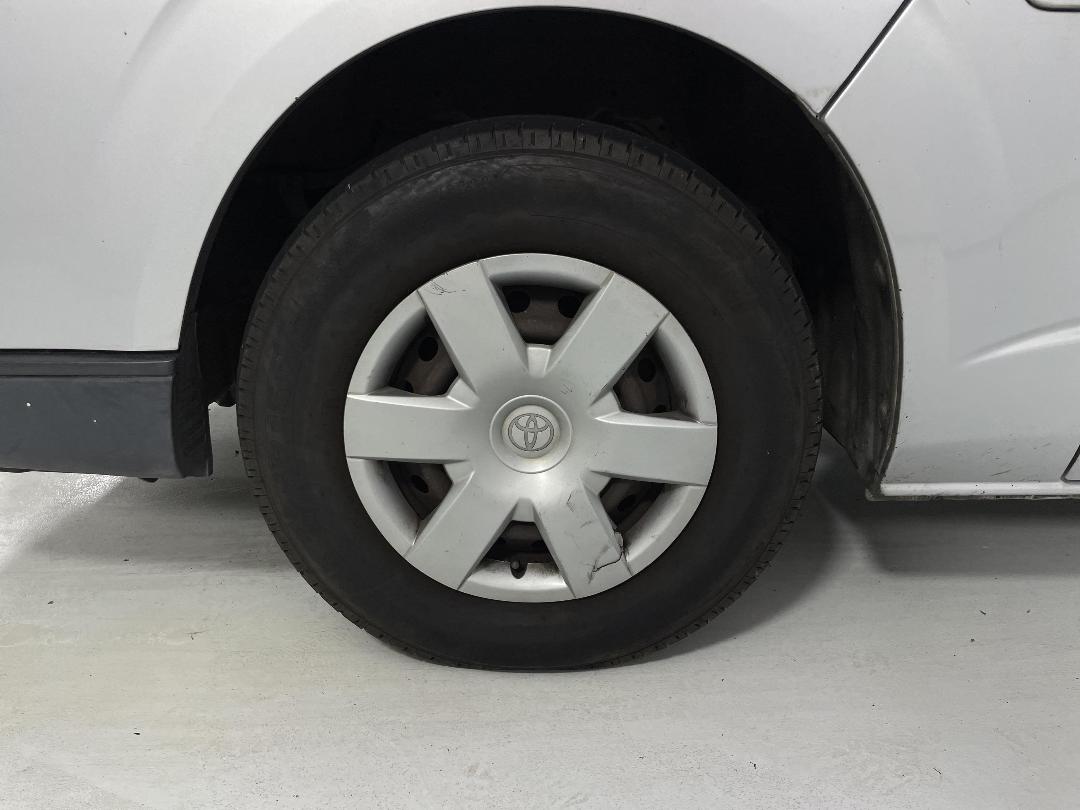 Photo '10' of Toyota Hiace