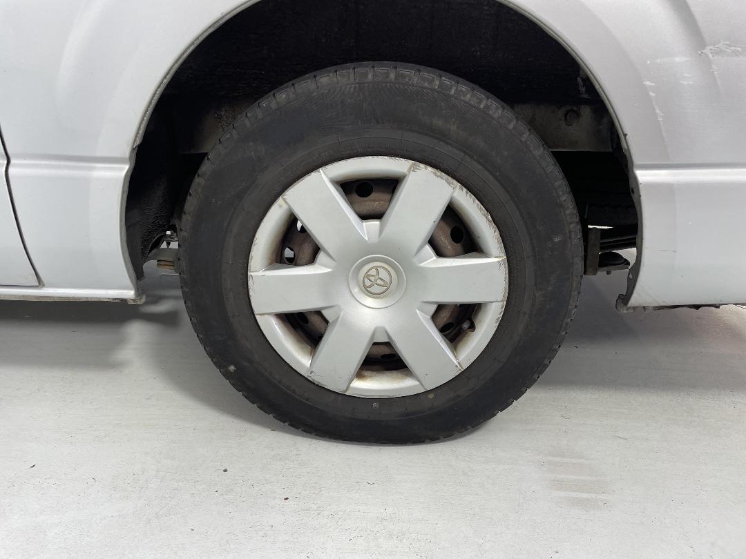 Photo '11' of Toyota Hiace