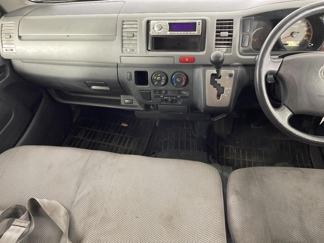 Photo '18' of Toyota Hiace