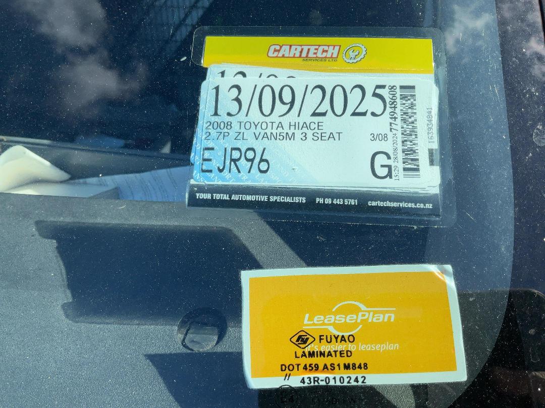 Photo '21' of Toyota Hiace ZL