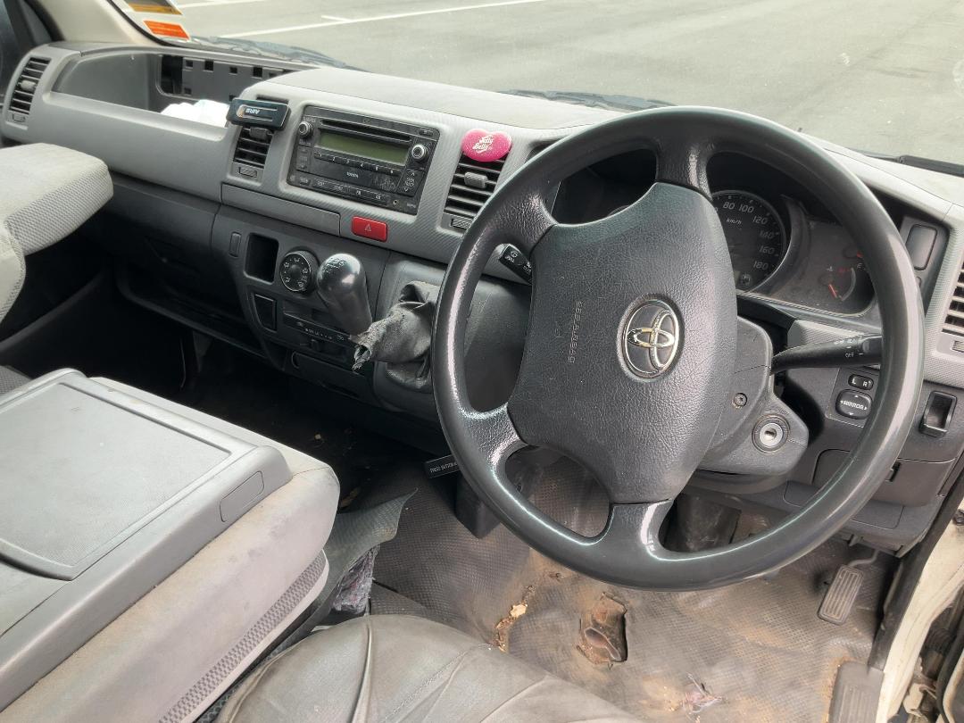 Photo '12' of Toyota Hiace ZL