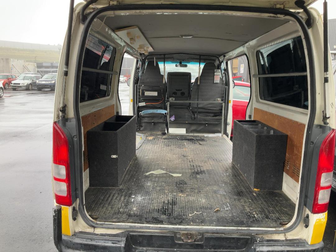 Photo '16' of Toyota Hiace ZL