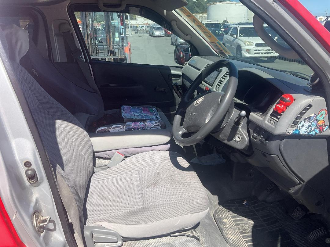 Photo '7' of Toyota Hiace T ZL