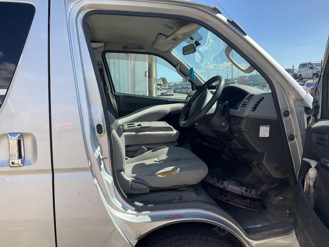 Photo '13' of Toyota Hiace