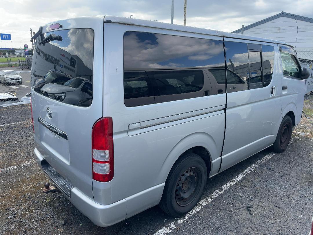 Photo '28' of Toyota Hiace