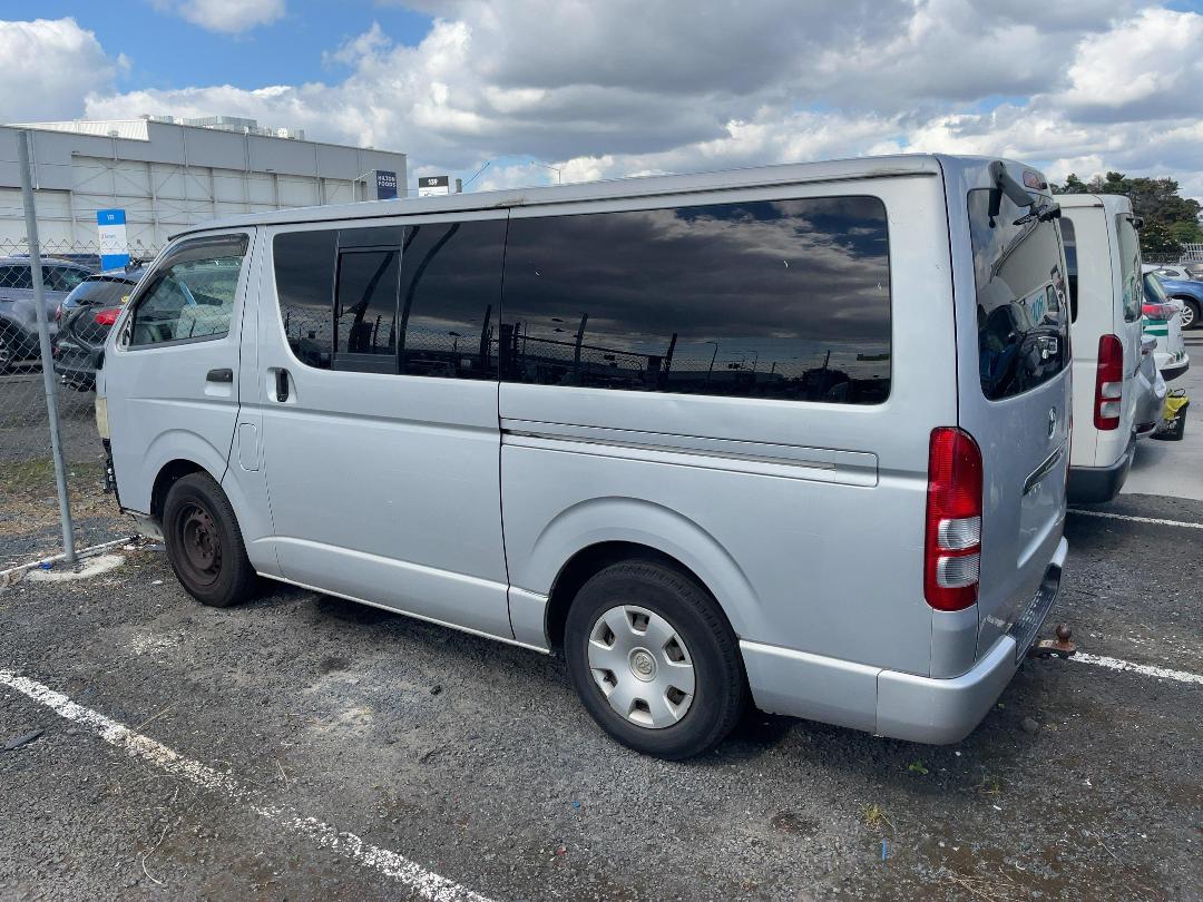 Photo '29' of Toyota Hiace