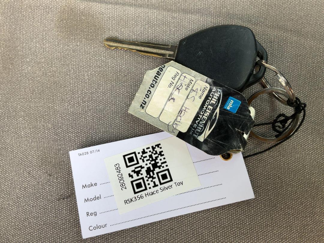 Photo '23' of Toyota Hiace