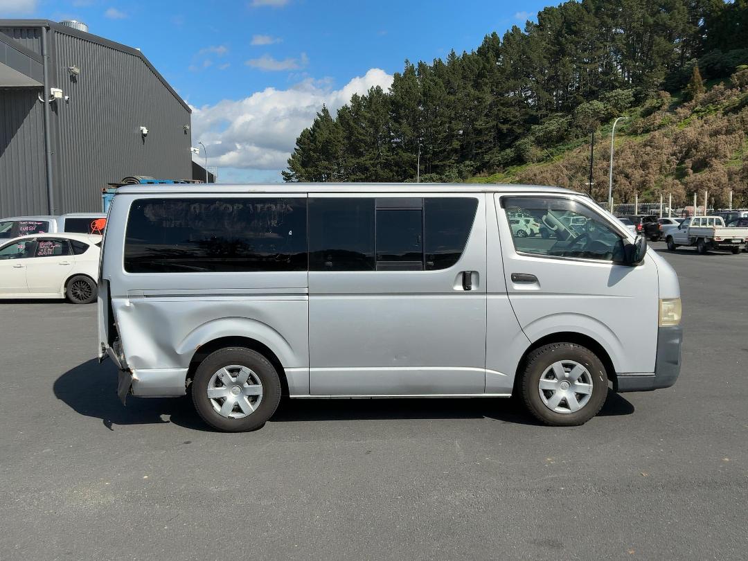 Photo '7' of Toyota Hiace