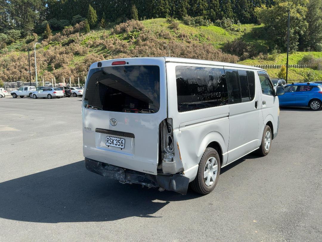Photo '4' of Toyota Hiace