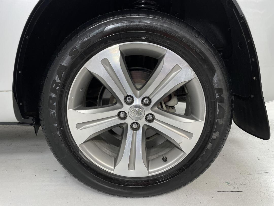 Photo '10' of Toyota Highlander Photo '10' of Toyota Highlander