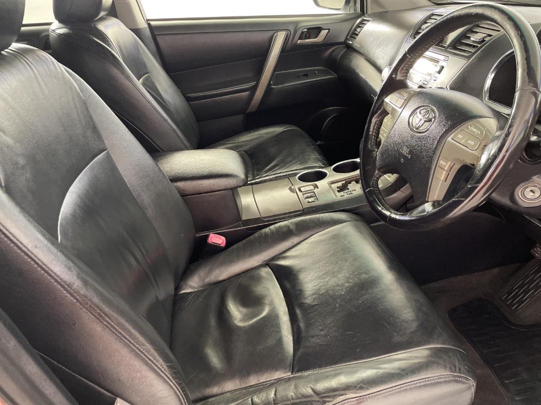 Photo '15' of Toyota Highlander Photo '15' of Toyota Highlander