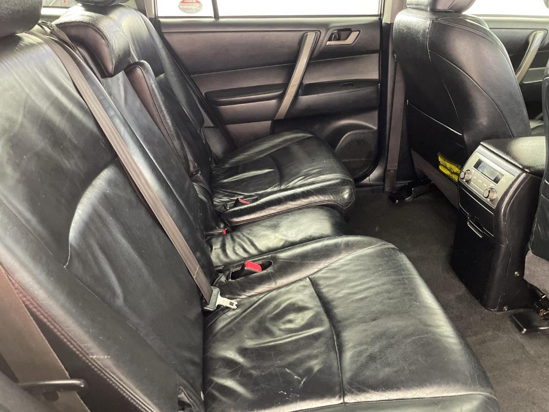 Photo '19' of Toyota Highlander Photo '19' of Toyota Highlander