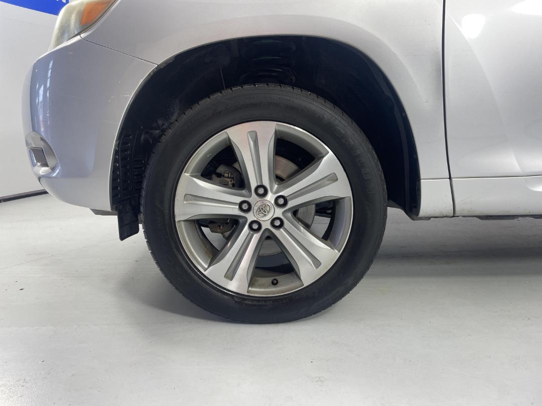 Photo '9' of Toyota Highlander Photo '9' of Toyota Highlander