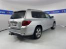 Thumbnail '6' of Toyota Highlander Thumbnail '6' of Toyota Highlander