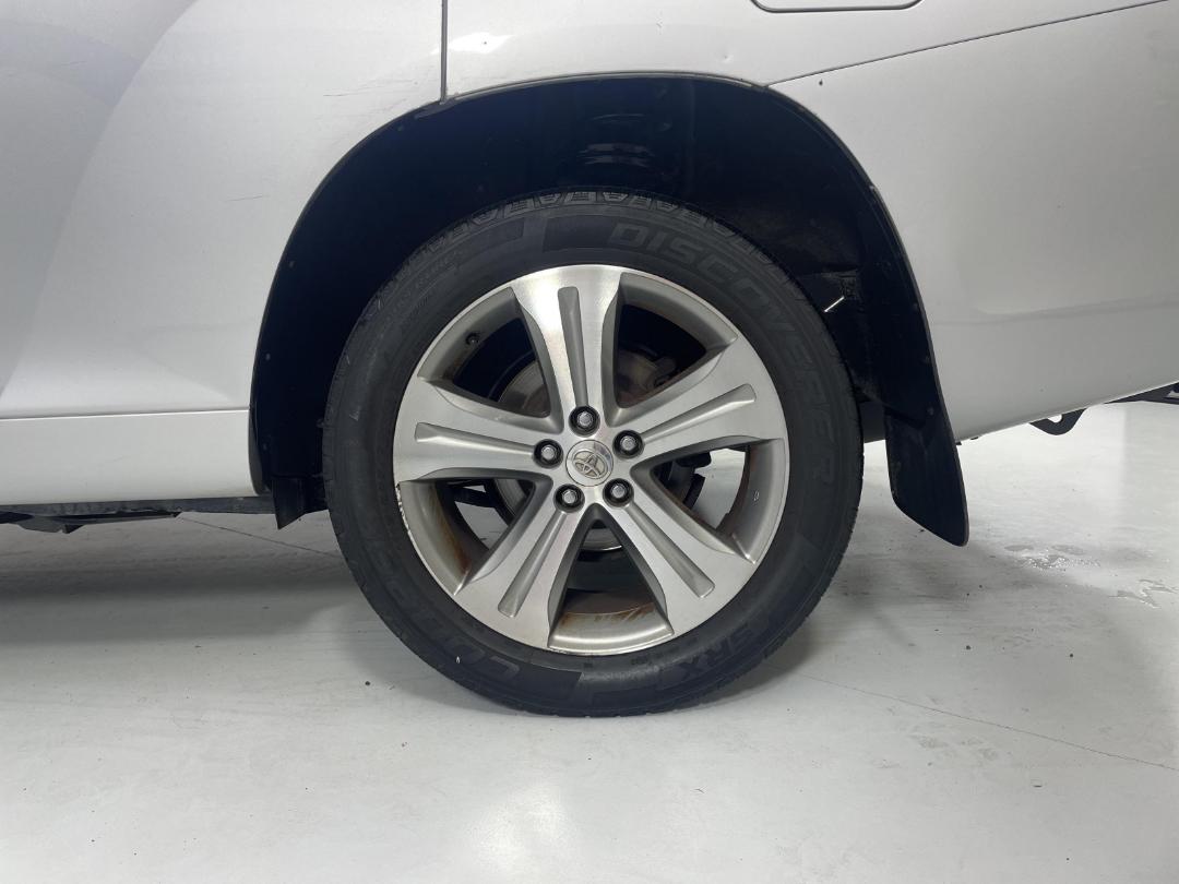 Photo '10' of Toyota Highlander Photo '10' of Toyota Highlander