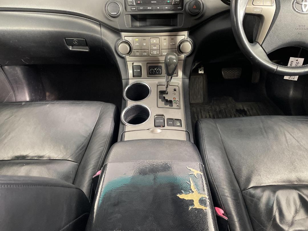 Photo '16' of Toyota Highlander LTD WGN5 Photo '16' of Toyota Highlander LTD WGN5