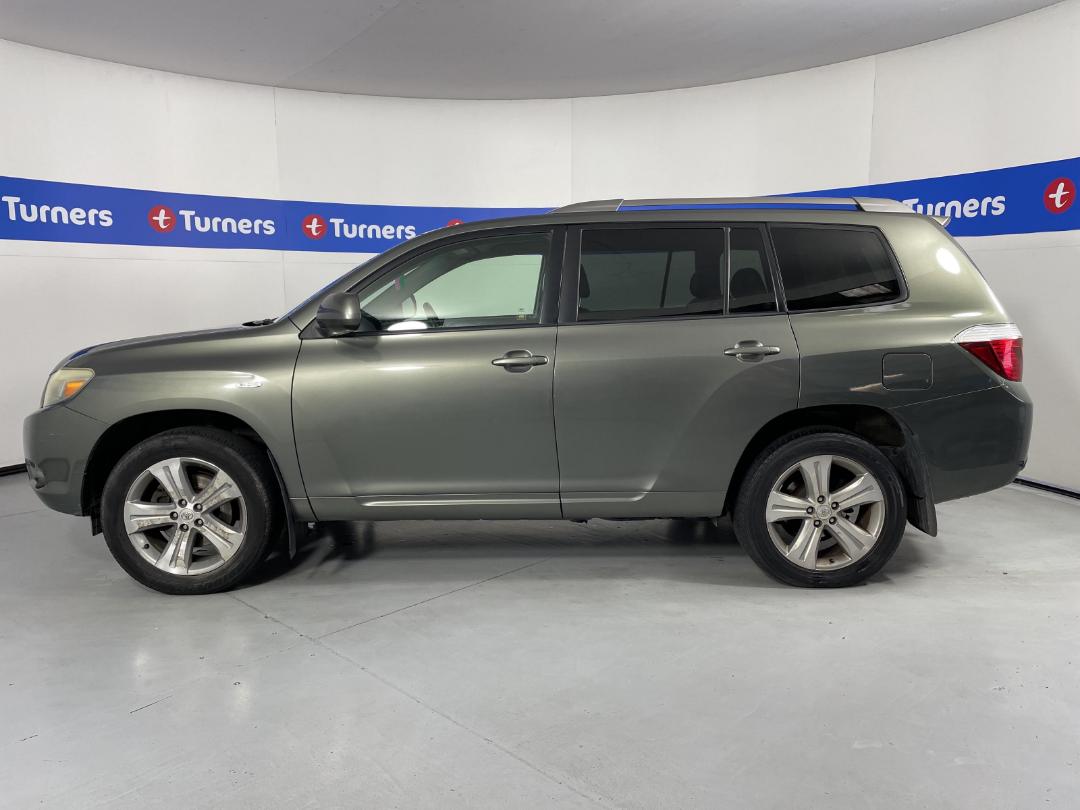 Photo '22' of Toyota Highlander LTD WGN5 Photo '22' of Toyota Highlander LTD WGN5