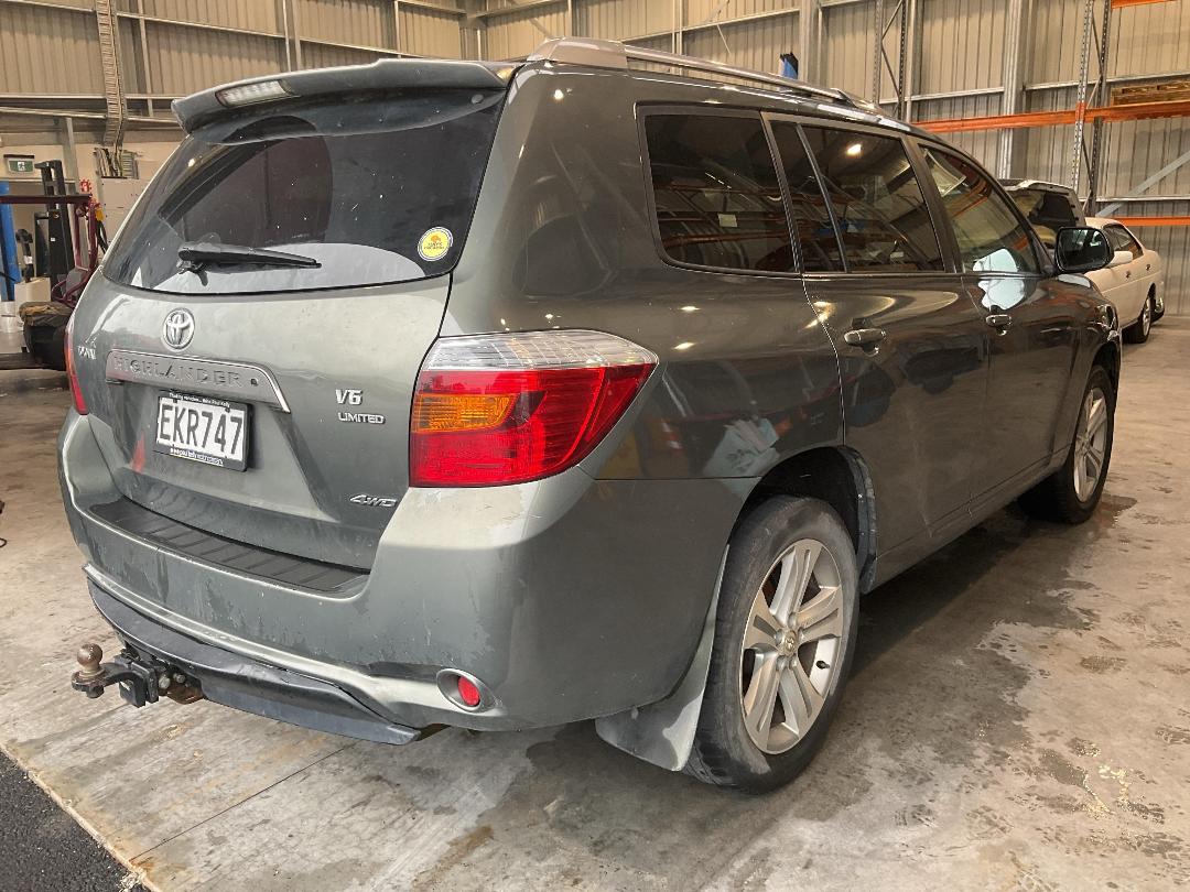 Photo '4' of Toyota Highlander LTD WGN5 Photo '4' of Toyota Highlander LTD WGN5