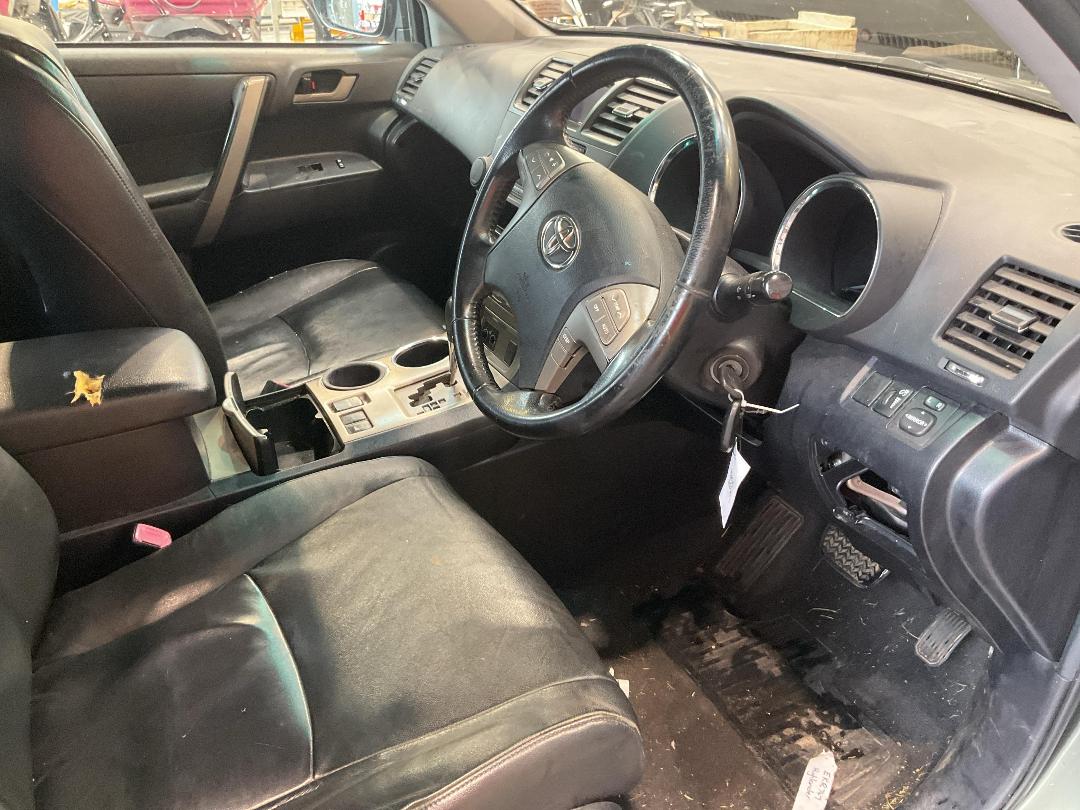 Photo '17' of Toyota Highlander LTD WGN5 Photo '17' of Toyota Highlander LTD WGN5