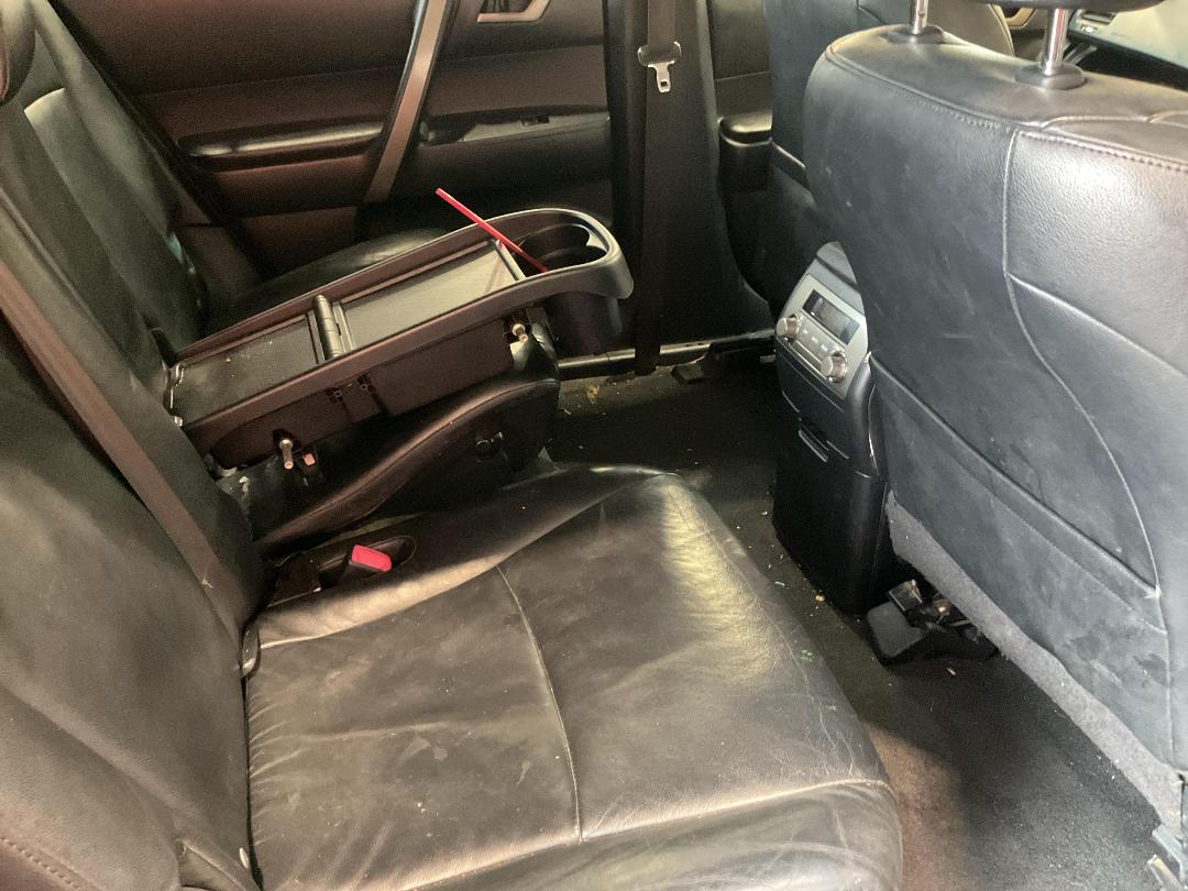 Photo '19' of Toyota Highlander LTD WGN5 Photo '19' of Toyota Highlander LTD WGN5