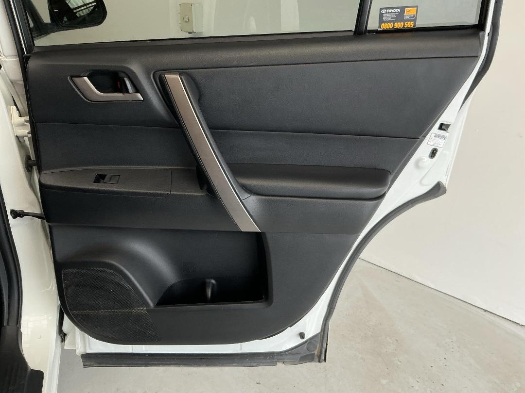 Photo '19' of Toyota Highlander