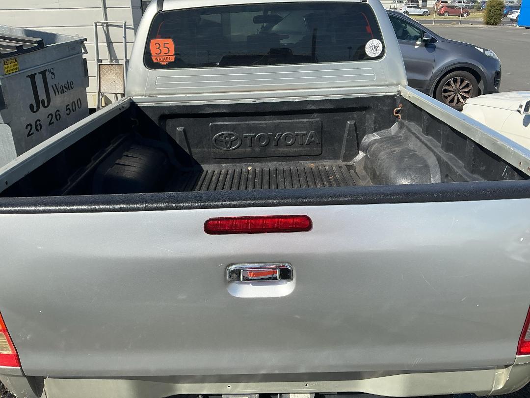 Photo '5' of Toyota Hilux TD SR5 DCU