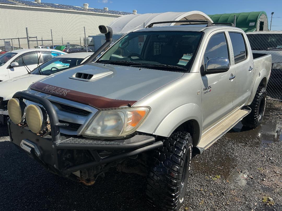 Photo '3' of Toyota Hilux TD SR5 DCU