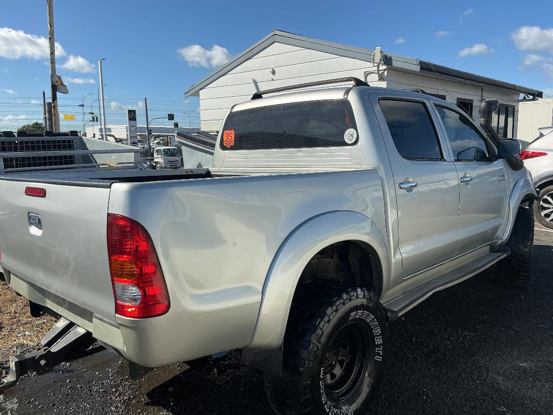 Photo '7' of Toyota Hilux TD SR5 DCU