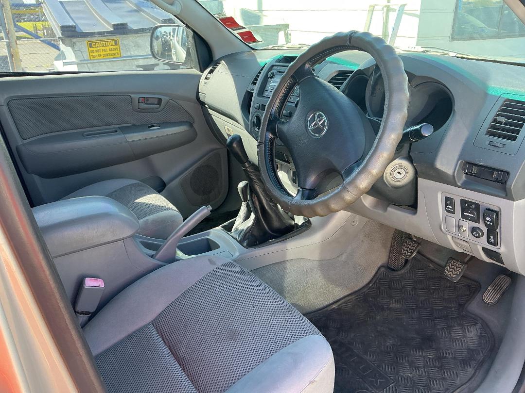 Photo '15' of Toyota Hilux TD SR5 DCU