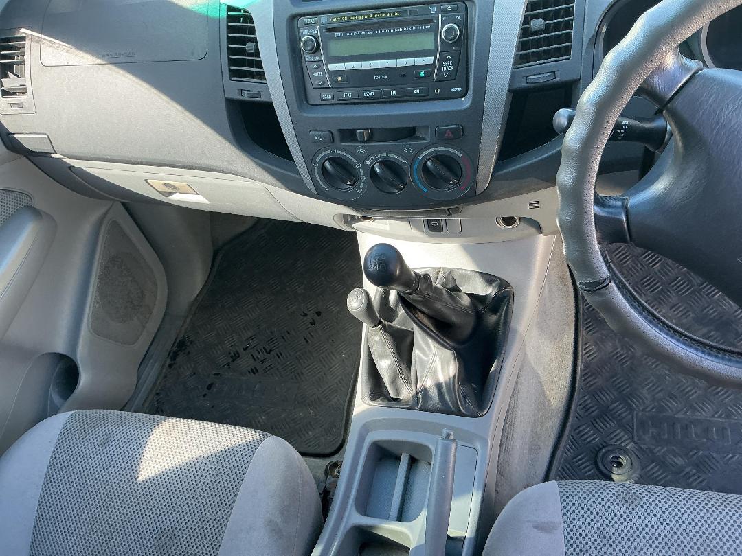 Photo '17' of Toyota Hilux TD SR5 DCU