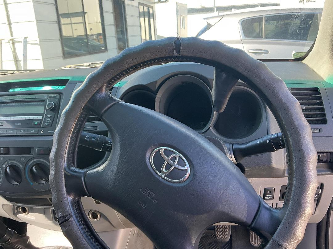 Photo '16' of Toyota Hilux TD SR5 DCU