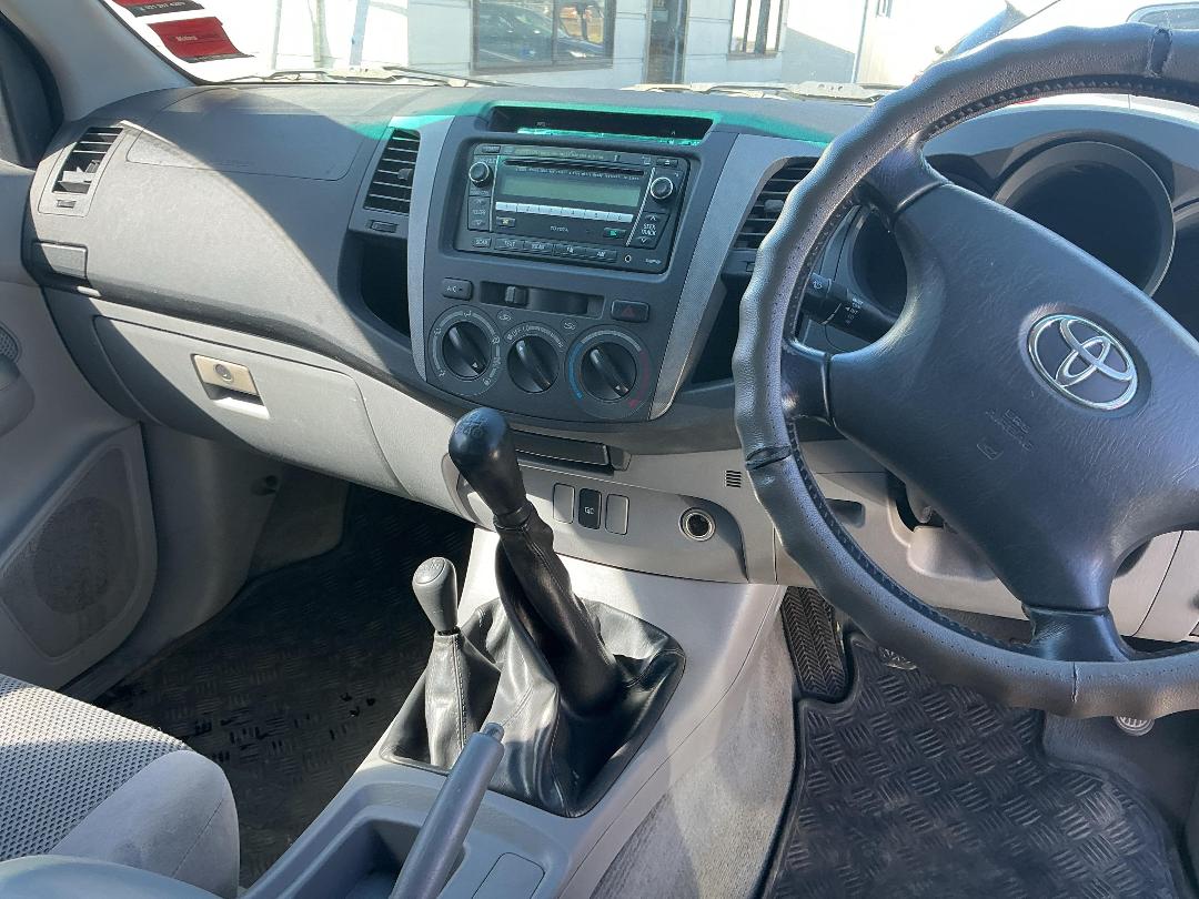 Photo '18' of Toyota Hilux TD SR5 DCU