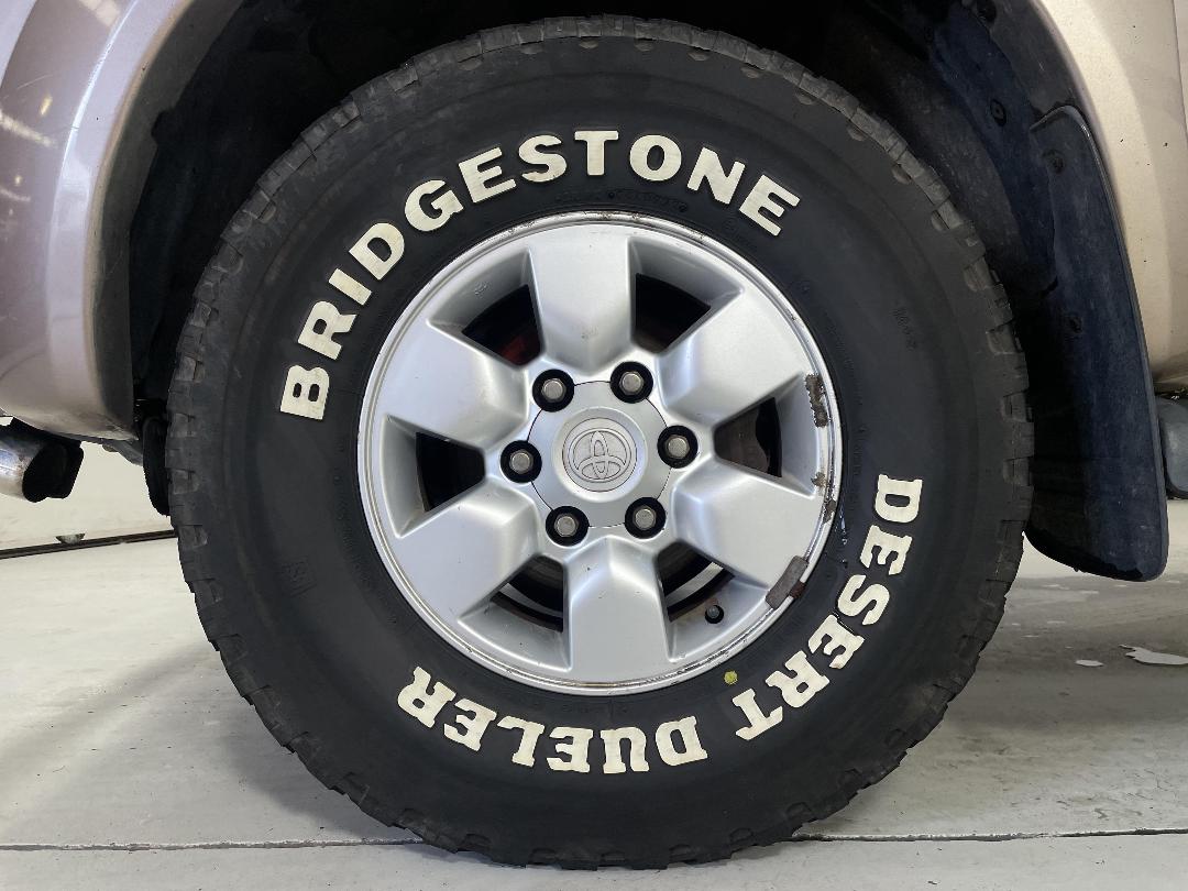 Photo '10' of Toyota Hilux