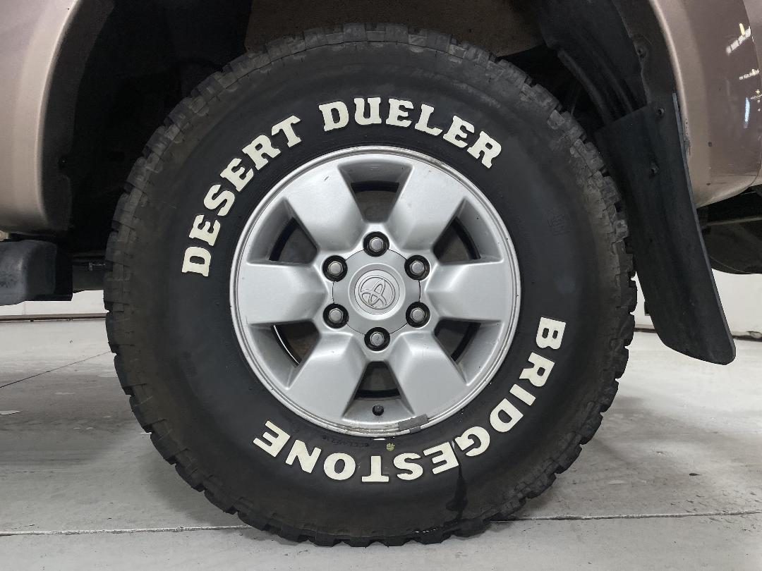 Photo '11' of Toyota Hilux