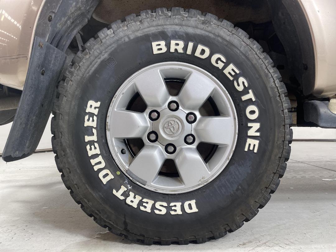 Photo '12' of Toyota Hilux