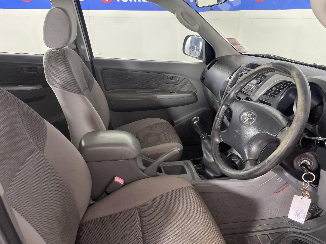 Photo '16' of Toyota Hilux