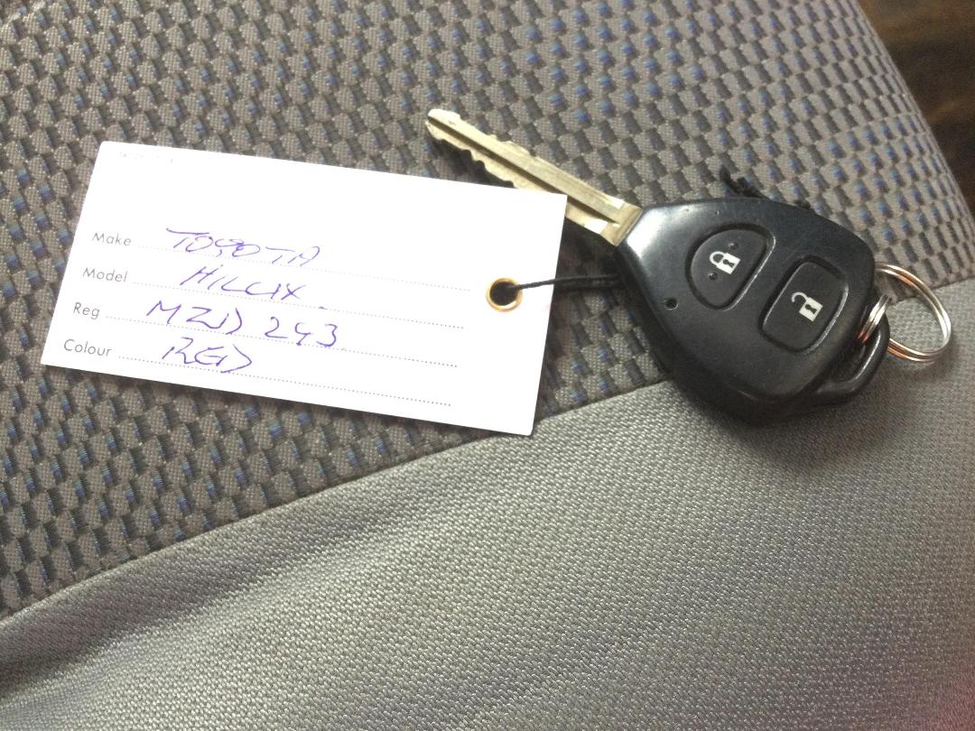 Photo '15' of Toyota Hilux TD DCU Photo '15' of Toyota Hilux TD DCU